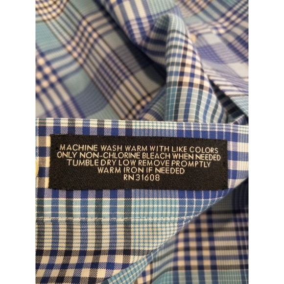 Jos A. Bank Traveler Blue Plaid Button Down Collared Short Sleeve Shirt Size M - Picture 7 of 11